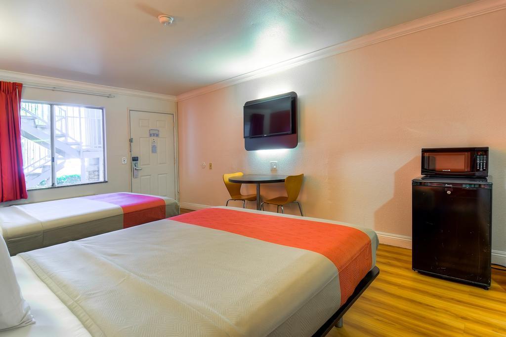 Motel 6-Menifee, Ca Bagian luar foto