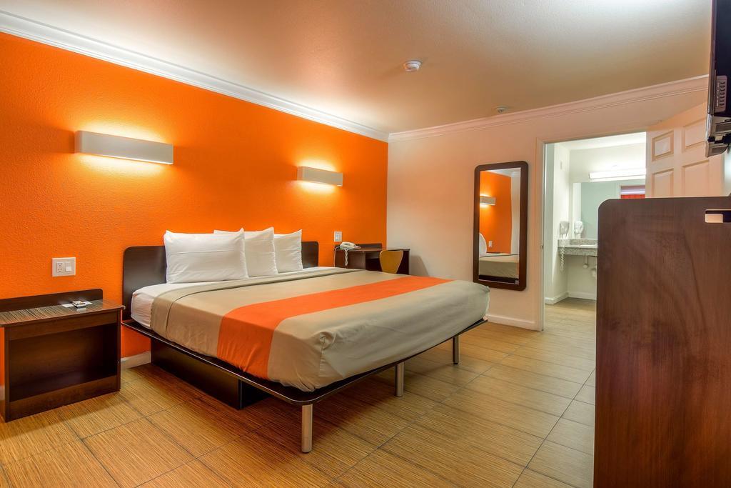 Motel 6-Menifee, Ca Bagian luar foto