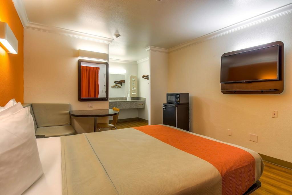 Motel 6-Menifee, Ca Bagian luar foto
